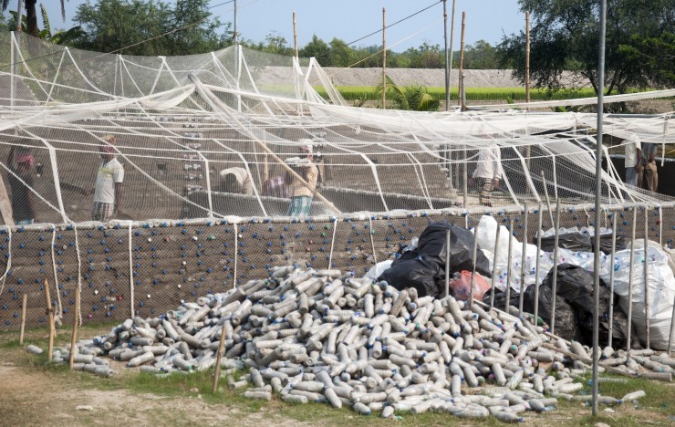 Ein Krankenhaus komplett aus Plastikflaschen!